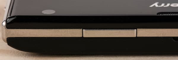 Смартфон BlackBerry Passport Смартфон BlackBerry Passport