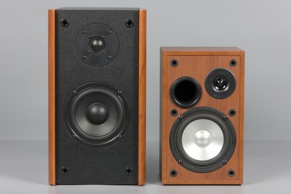 Участники обзора Genius SW-HF5.1 6000 и Sven IHOO T100U