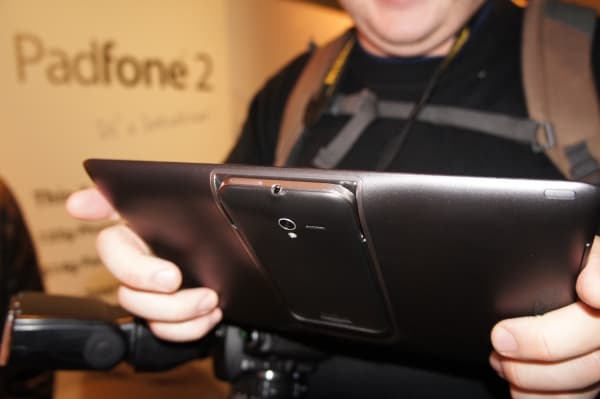 Презентация Asus Padfone2 в Милане