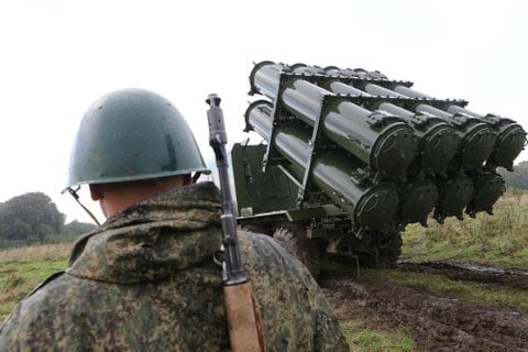 Военнослужащий берегового ракетного соединения Балтийской военно-морской базы