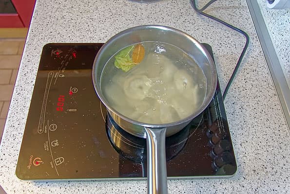 Индукционная плитка KitFort KT-106