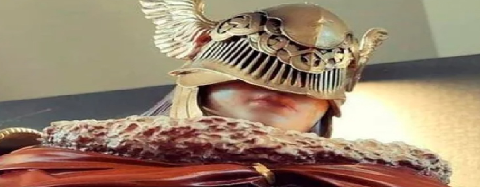 Фанаты просят статую девушки из Elden Ring наступить на них и ударить