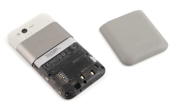 HTC Rhyme, со снятой крышкой HTC Rhyme со снятой крышкой