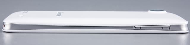 Правая грань Обзор Lenovo S720. Правая грань