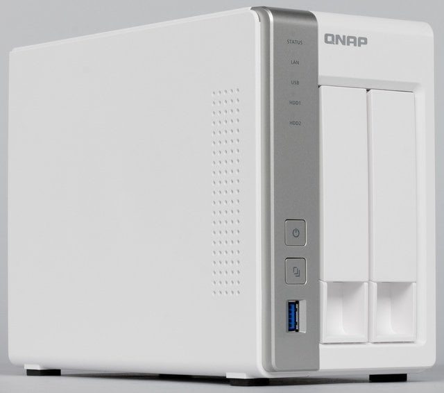 Внешний вид QNAP D2