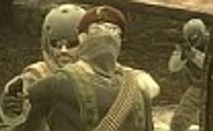 Metal Gear Online - вот кто-то с горочки спустился, наверно, это Снейк ползет