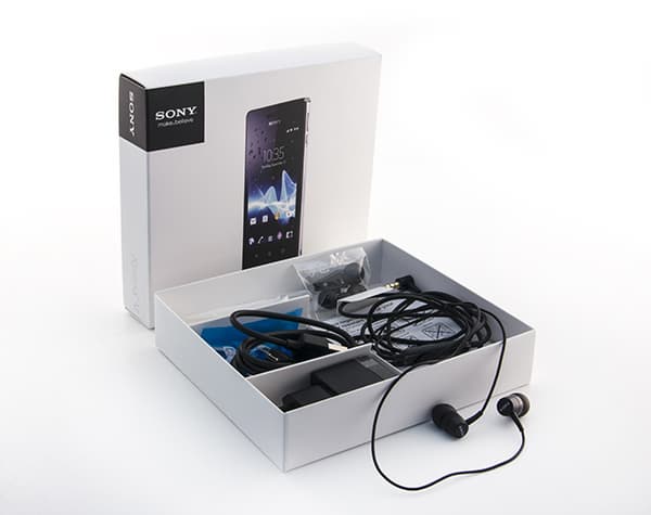 обзор смартфона Sony Xperia V