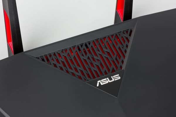 Внешний вид Asus RT-AC88U Внешний вид Asus RT-AC88U