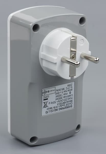 Проходной выключатель в розетку Проходной выключатель в розетку