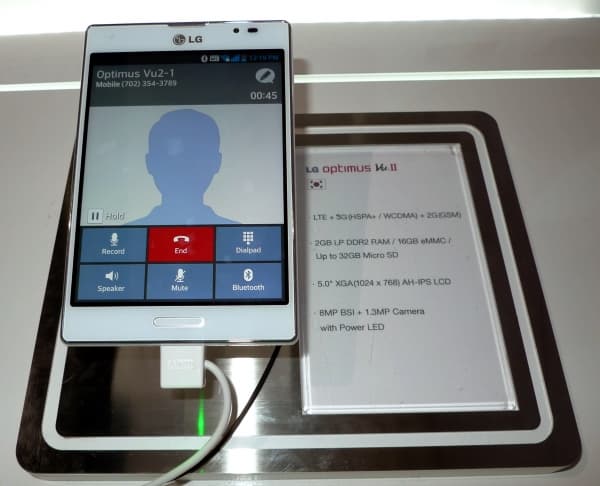 Мобильные новинки CES 2013