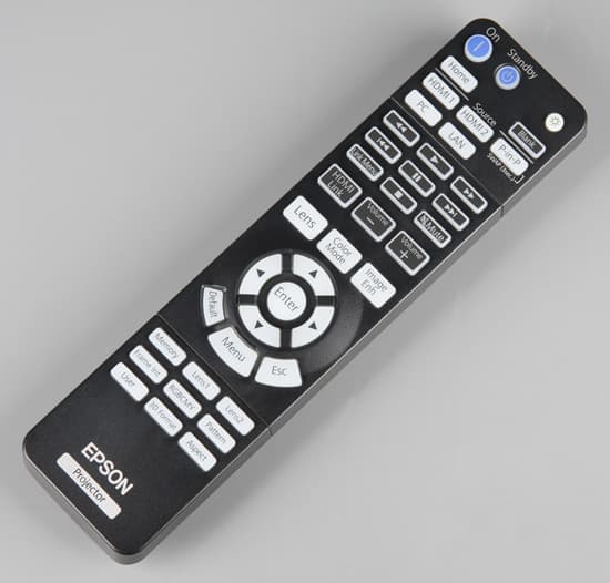 Проектор Epson EH-TW7300, пульт ДУ