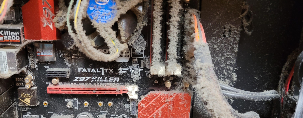 Игровой ПК не вскрывали 6 лет. Геймер хотел обновиться, а пришлось убираться