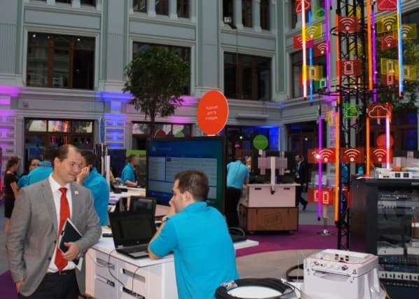 на форуме Ericsson проводятся встречи специалистов