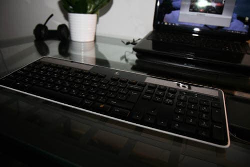 глянцевая клавиатура Wireless Solar Keyboard K750