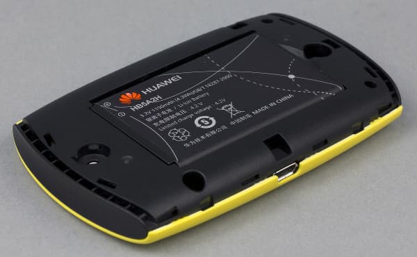 Внешний вид роутера Huawei E5221 Внешний вид роутера Huawei E5221