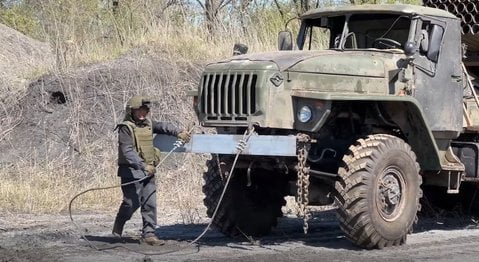 Конвейерный ремонт боевой техники организовали российские военные