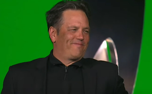 Фил Спенсер наиграл в Vampire Survivors 233 часа. Всего он играл на Xbox 641 час в 2022 году