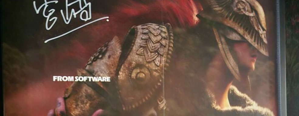 Хидетака Миядзаки подписал постер Elden Ring, а блогер устроил аукцион. Фанаты готовы отдать $15000 за обладание ценным экспонатом