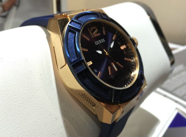 Часы Guess на Mobile World Congress 2015