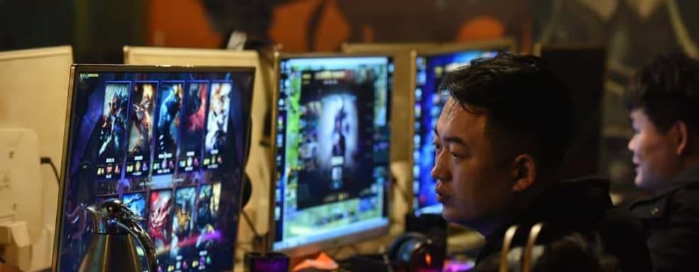 Родители наняли профессионального геймера, чтобы тот унизил их детей в онлайн-игре