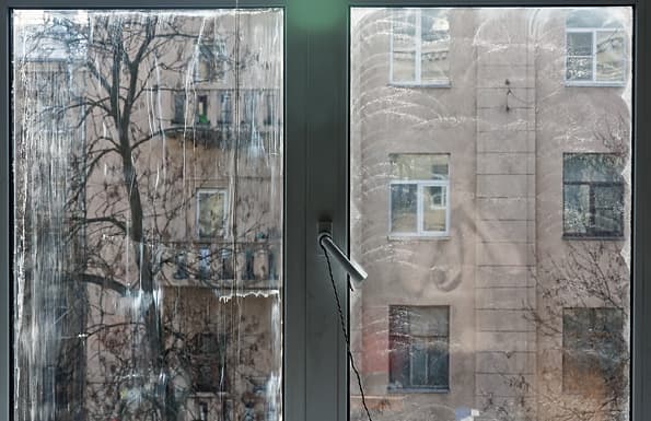 Робот для мойки окон Redmond RV-RW001