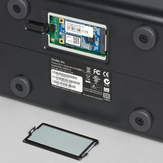 Внешний вид накопителя Drobo 5N