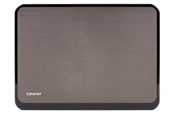 Внешний вид QNAP HS-210 Внешний вид QNAP HS-210