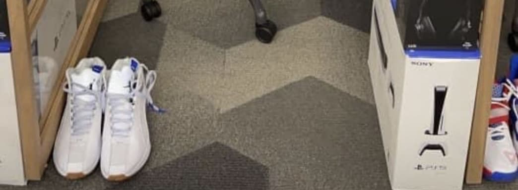 Бывший генеральный директор Microsoft купил своим сотрудникам консоли PlayStation 5