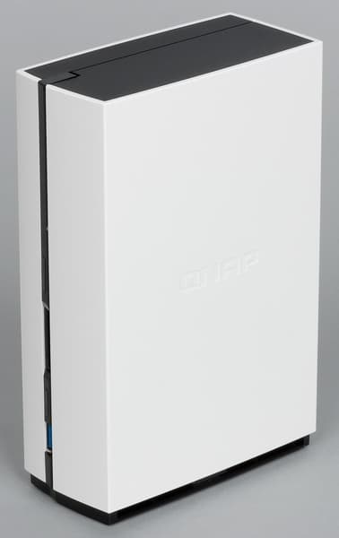 Внешний вид QNAP TAS-168 Внешний вид QNAP TAS-168
