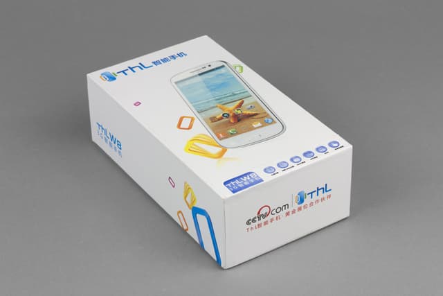 Упаковка коммуникатора Обзор ThL W8. Упаковка коммуникатора