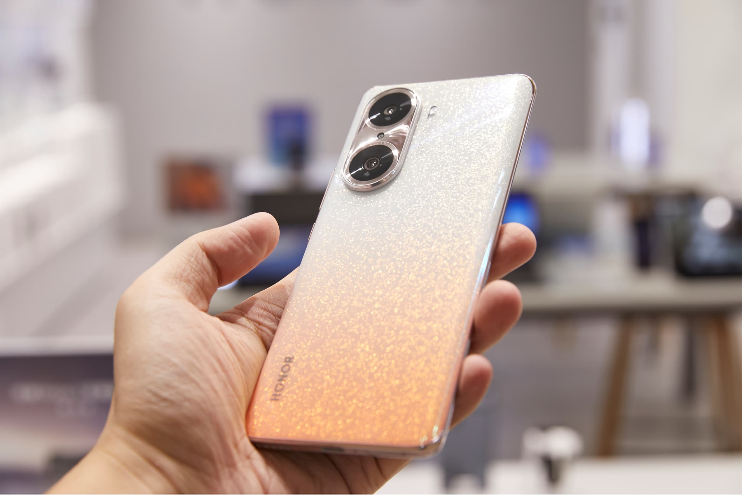 «Рынок не потерпит подобной наивности», — глава Honor рекомендует китайским брендам не надеяться поделить долю Huawei между собой