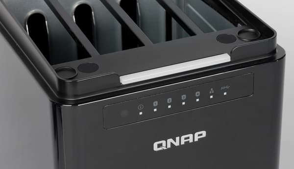 Внешний вид QNAP TS-453mini Внешний вид QNAP TS-453mini