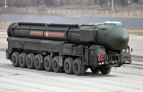 Самоходная пусковая установка (СПУ) 15У175М комплекса РС-24 «Ярс»