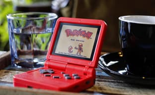 Powkiddy собирается выпустить обновленную версию портативной ретро-раскладушки V90 — слух