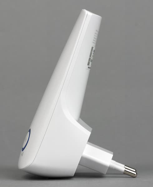 Внешний вид TP-Link TL-WA850RE Внешний вид TP-Link TL-WA850RE