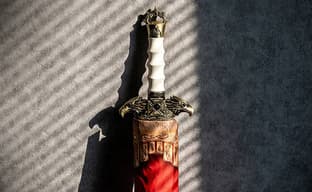 Адептус Кустодес защищают от Хаоса и дождя: Starforged выпустили зонт в стиле Мизерикордии из Warhammer 40,000