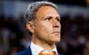 Борьба с нацизмом – из FIFA 20 удалили Марко ван Бастена