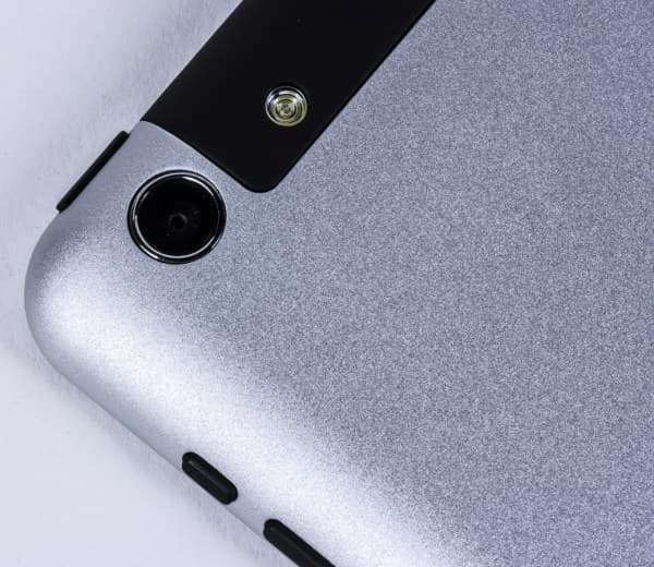 Дизайн планшета Highscreen Alpha Tab