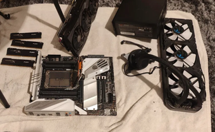 Водитель мусоровоза обнаружил игровой ПК с 32-ядерным процессором. Находка успешно заработала после чистки