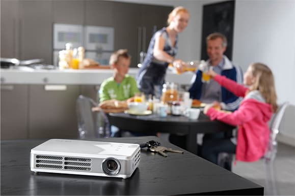 Портативные проекторы Vivitek серии Qumi