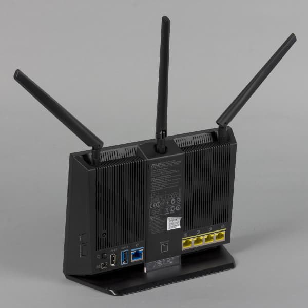 Внешний вид Asus RT-AC68U Внешний вид Asus RT-AC68U