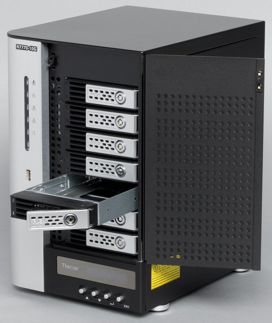 Конструкция сетевого накопителя Thecus N7770-10G