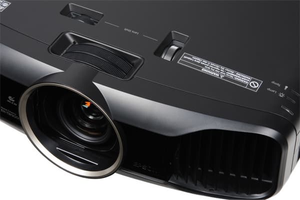 Проектор Epson EH-TW9000, регулировки объектива