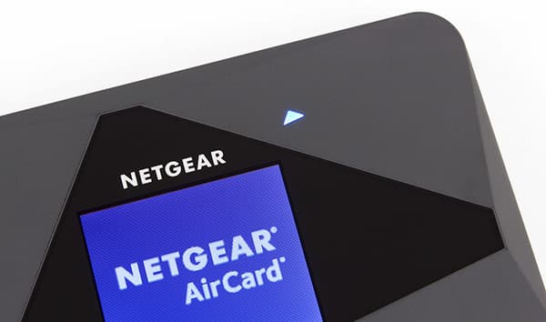 Внешний вид роутера Netgear AirCard 785 Внешний вид роутера Netgear AirCard 785