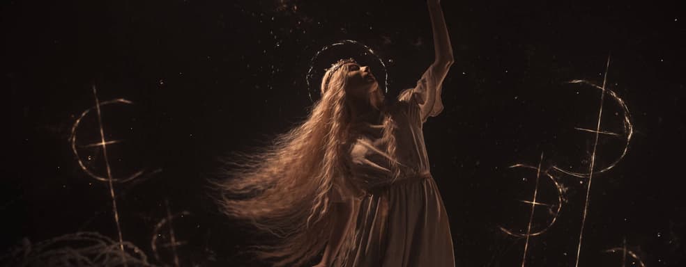 Rebirth of a God: Model Showcases Mikella the Unmarred Cosplay from Elden Ring: Shadow of the Erdtree