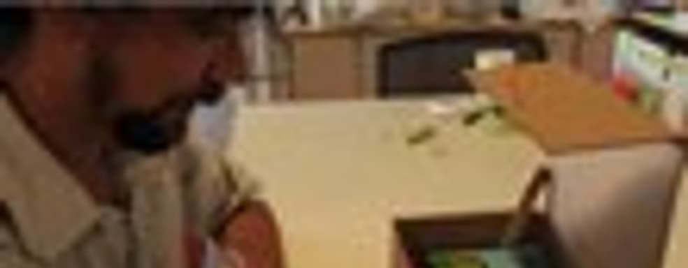 Марио в картонной коробке