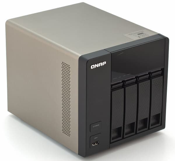 Внешний вид QNAP TS-412 Внешний вид QNAP TS-412