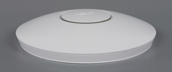 Внешний вид точки доступа Ubiquiti UniFi AP Внешний вид точки доступа Ubiquiti UniFi AP