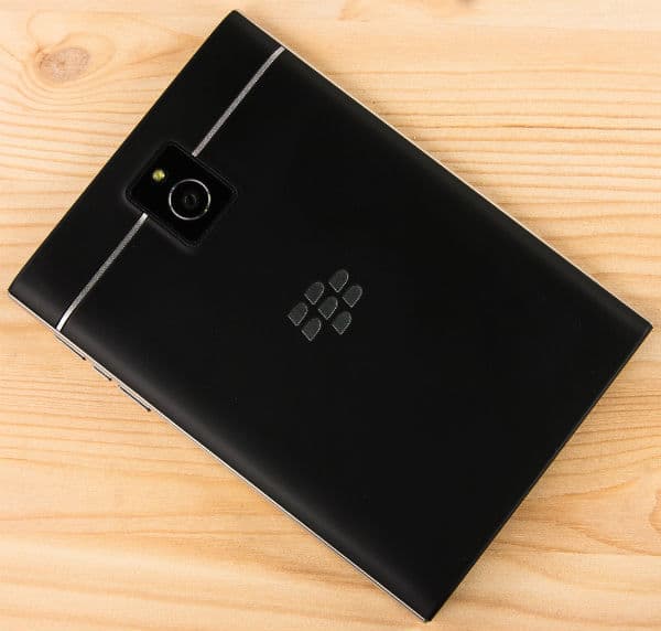 Смартфон BlackBerry Passport Смартфон BlackBerry Passport