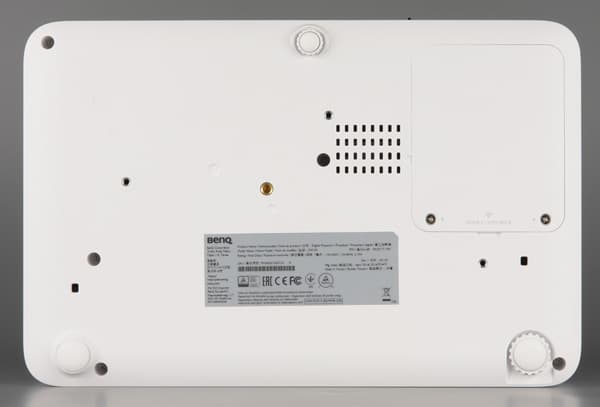 DLP-проектор BenQ CH100, вид снизу